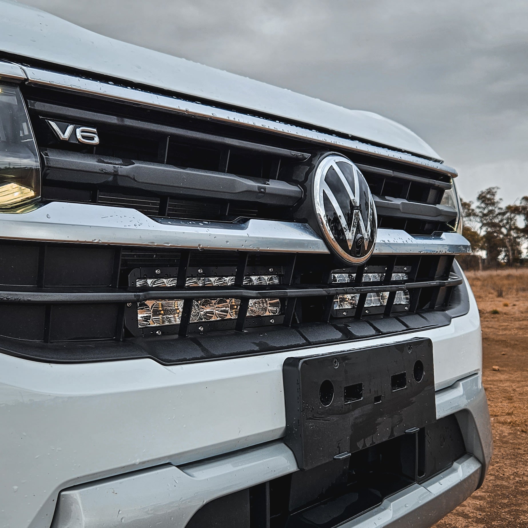All-New VW Amarok Behind-Grille Light Bar
