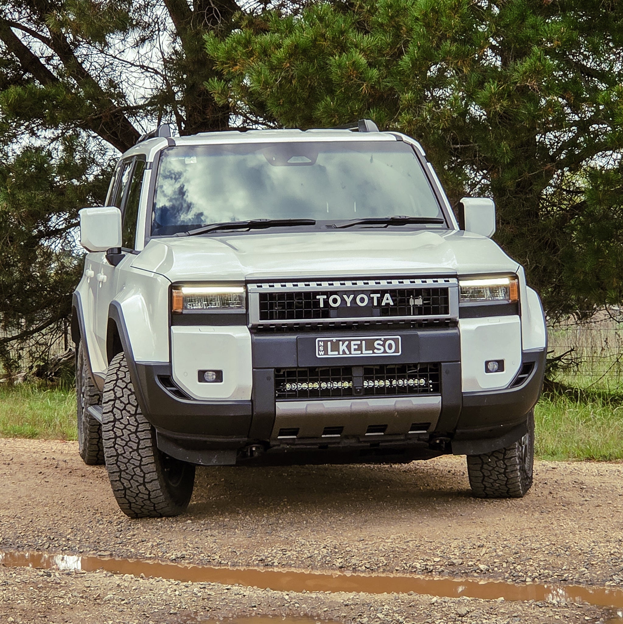 Behind-Grille Light Bar Prado 250