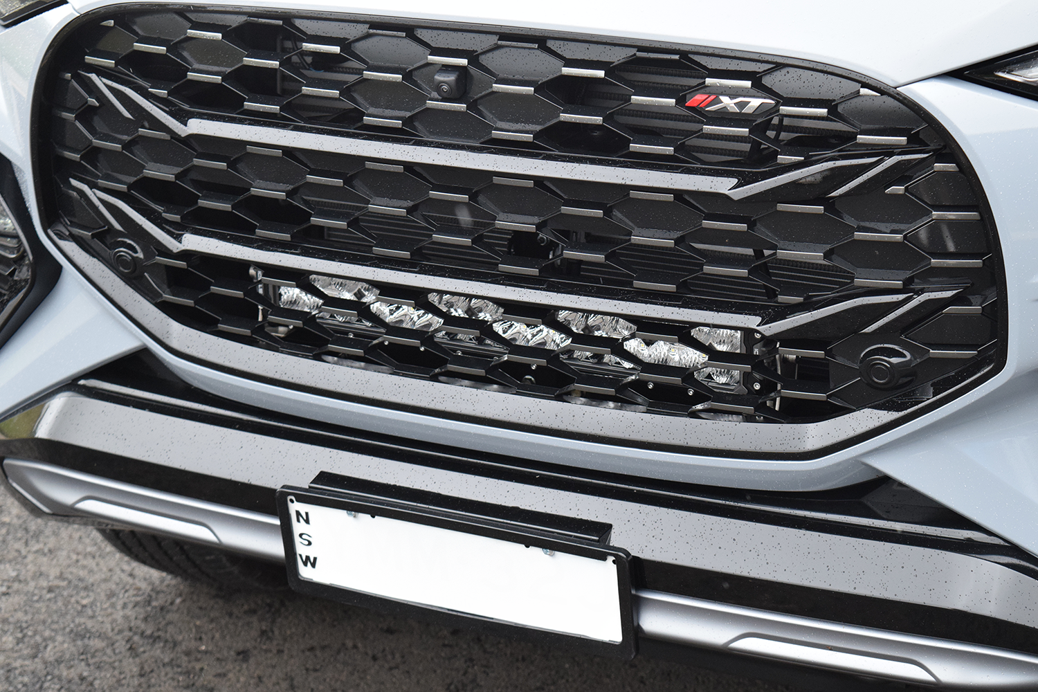 Isuzu MU-X Behind-Grille Light Bar