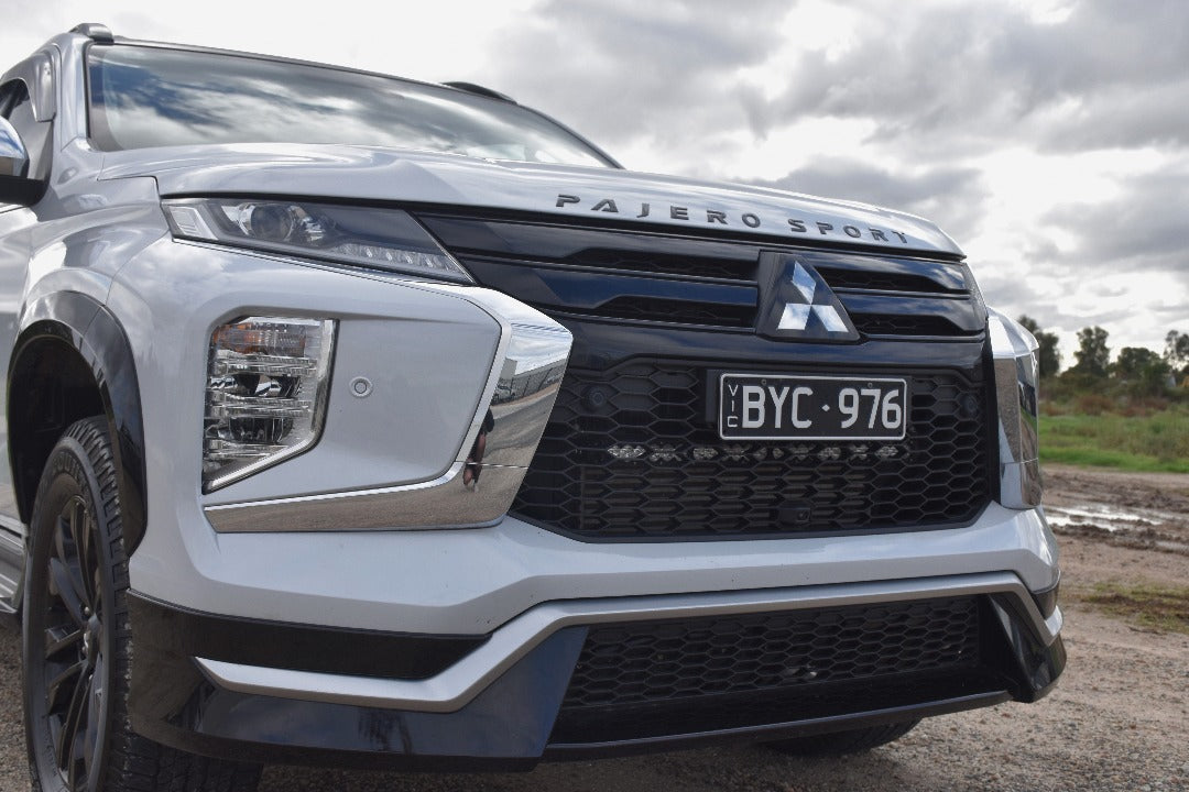Pajero Sport Behind-Grille Light Bar