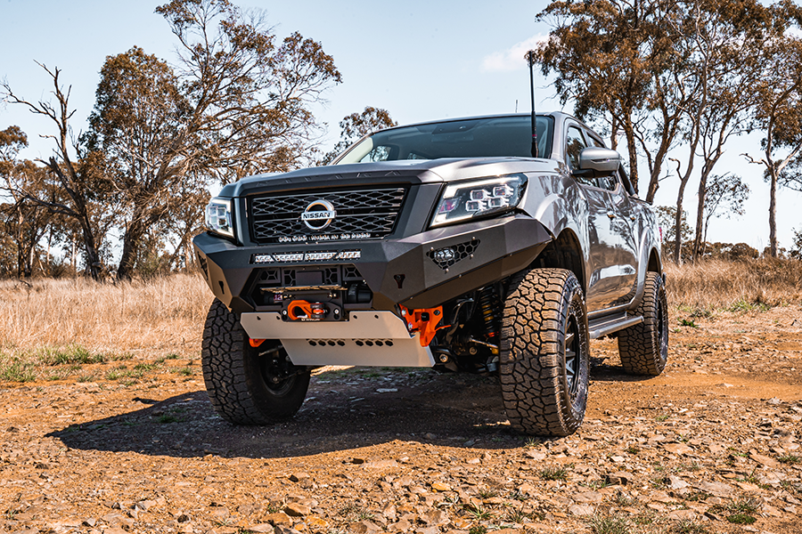 Nissan Navara Behind-Grille Light Bar
